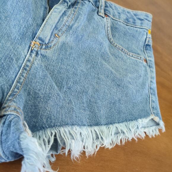 Topshop Kiri denim Mini shorts with frayed hem size 8 - Picture 4 of 8